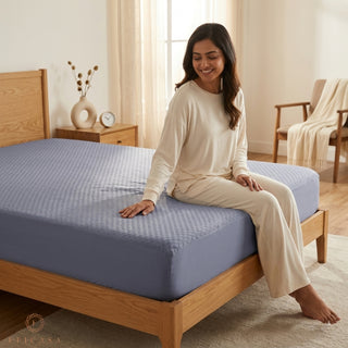 Epicasa 100% Waterproof Mattress Protector |250 GSM Premium Jacquard Weave | Noiseless & Breathable Fitted Bed Protector | Hypoallergenic | Blocks Dust Mites & Allergens | 360° Elasticated fit | Machine Washable | Made in India | Classic Grey